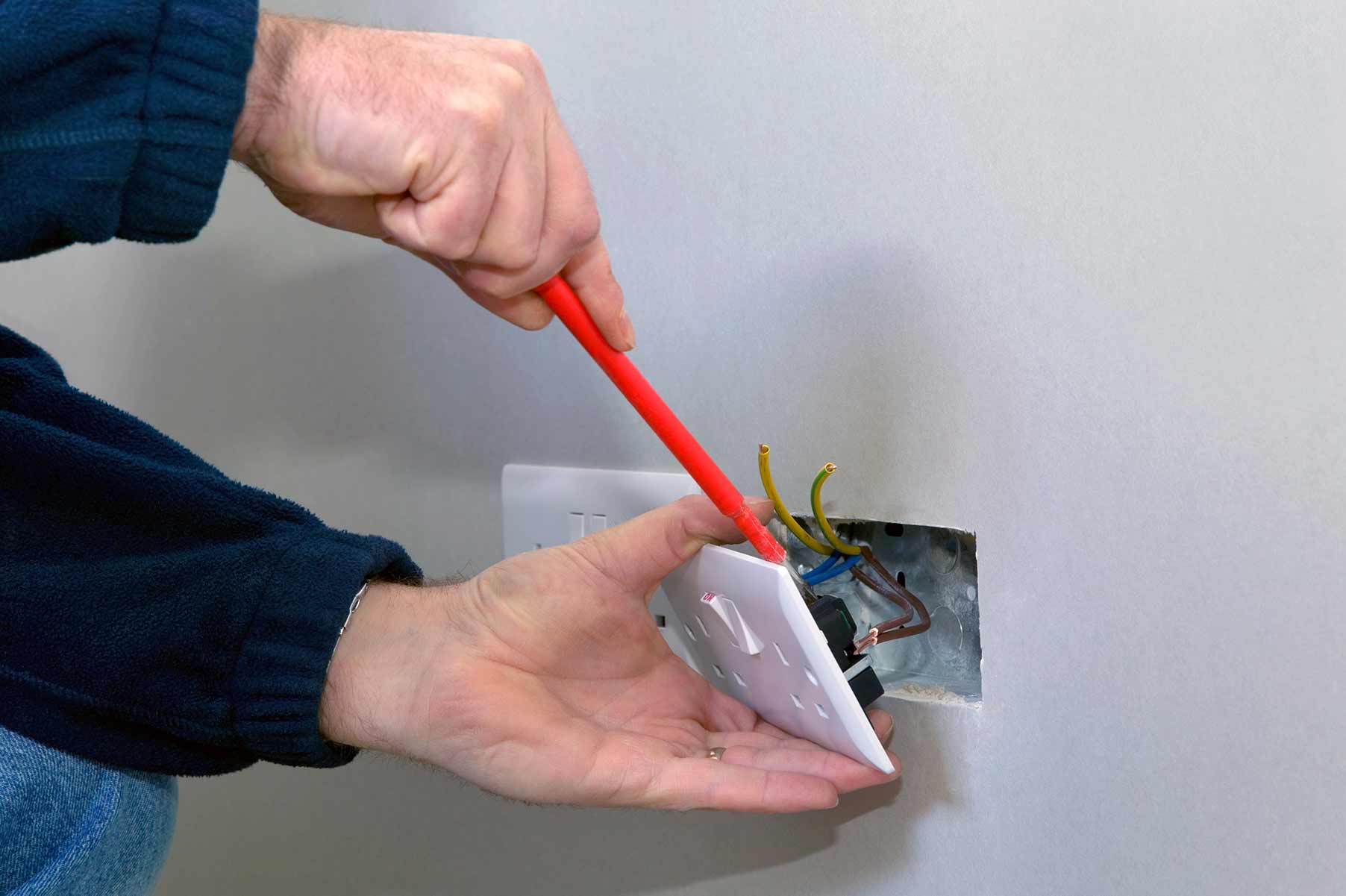 Our electricians can install plug sockets for domestic and commercial proeprties in Cardiff and the local area. 